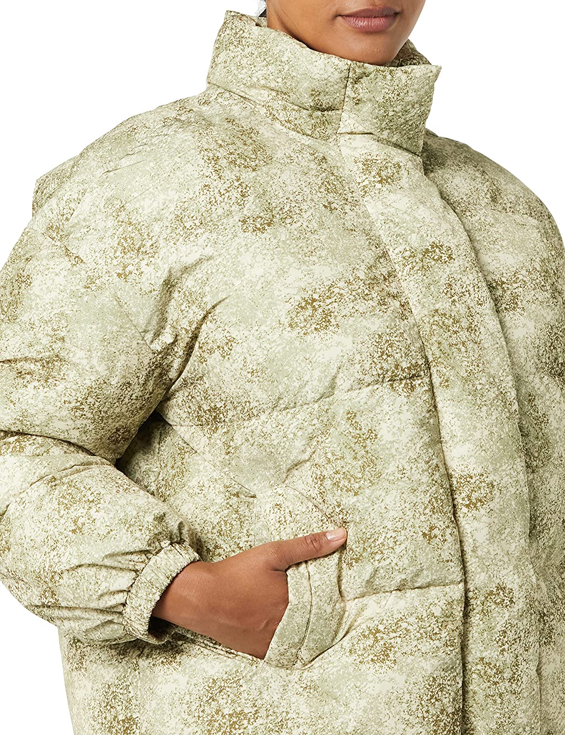 Jachetă scurtă umpluta cu puf • Guler inalt • 3XL